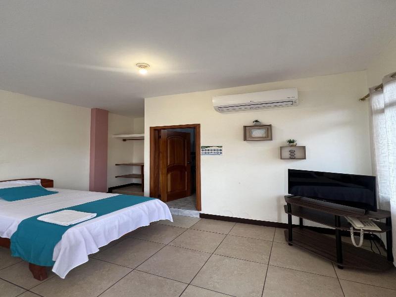 Hostal Casa Cascada image