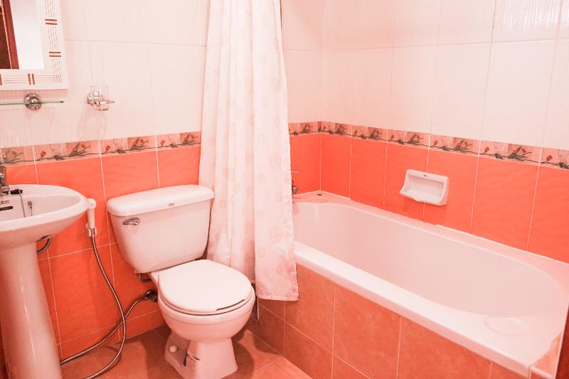 Kanavera House Sriracha image