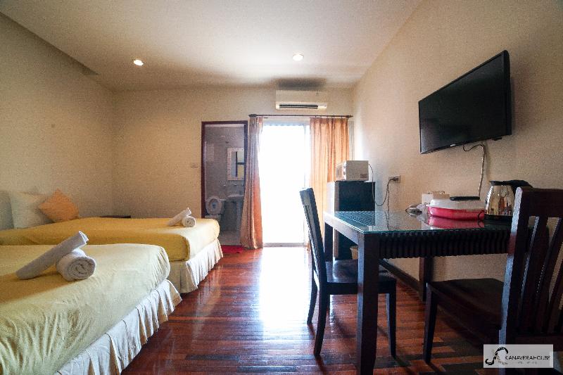 Kanavera House Sriracha image