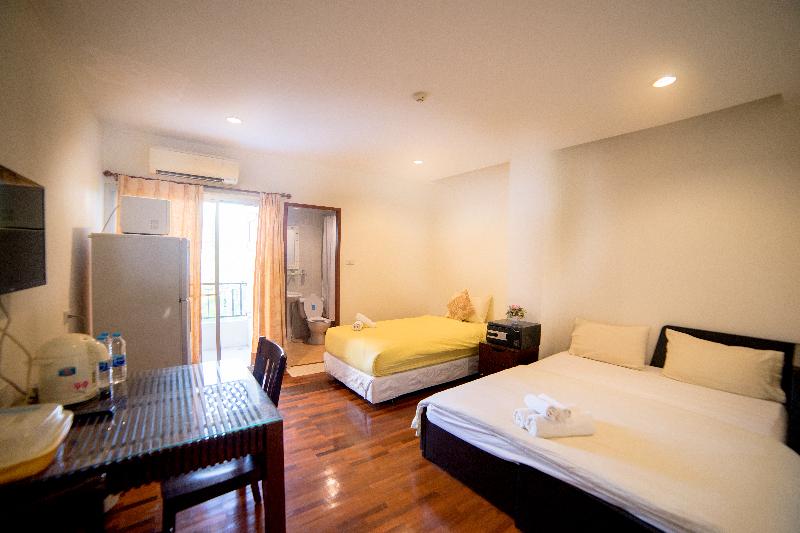 Kanavera House Sriracha image
