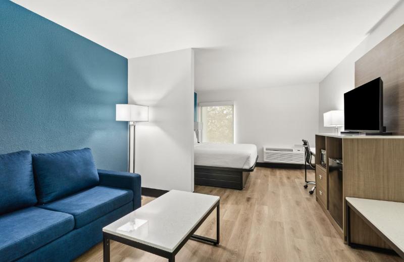 Baymont By Wyndham Batavia - Darien Lake image