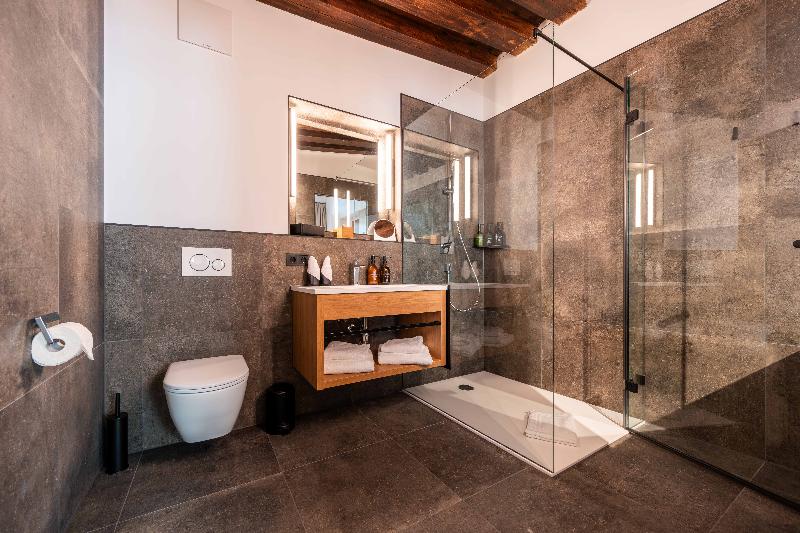 Hotel Traube Rattenberg image