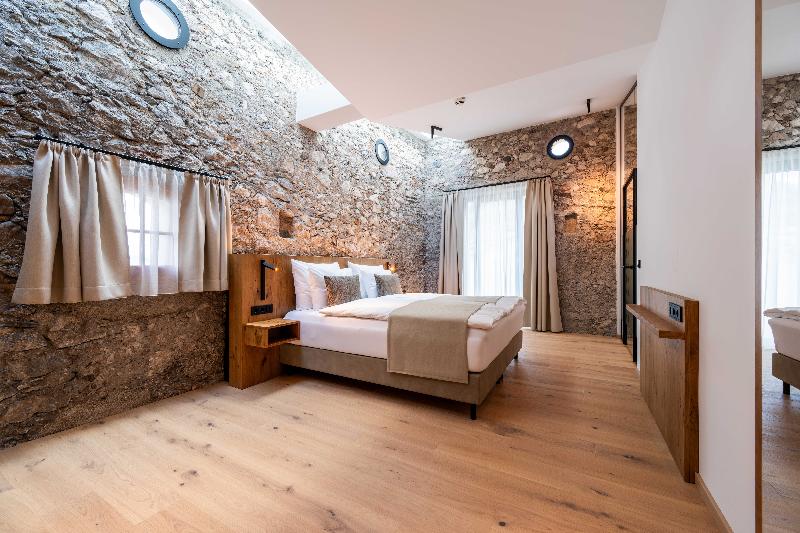Hotel Traube Rattenberg image