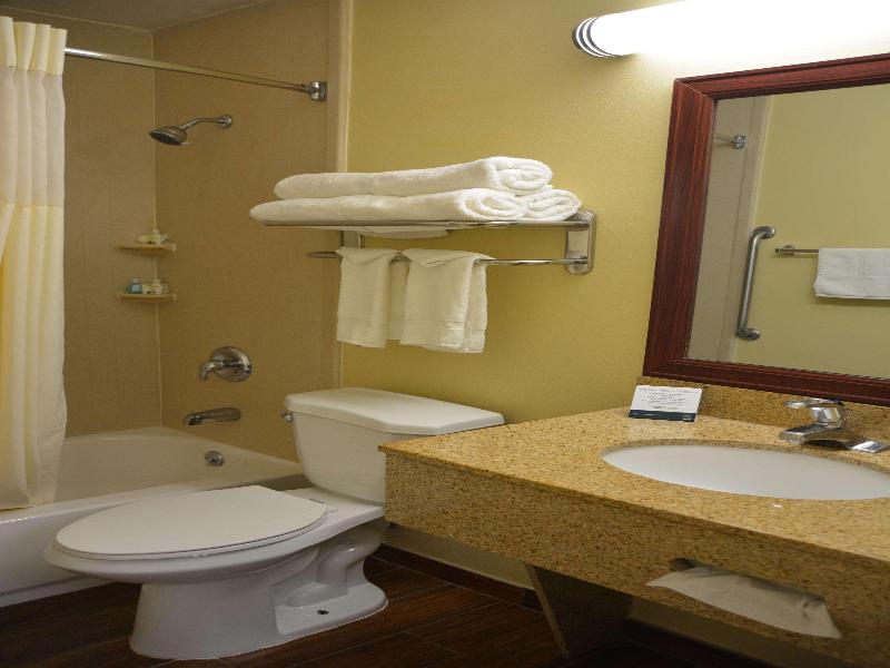 Quality Inn & Suites Columbus Area image