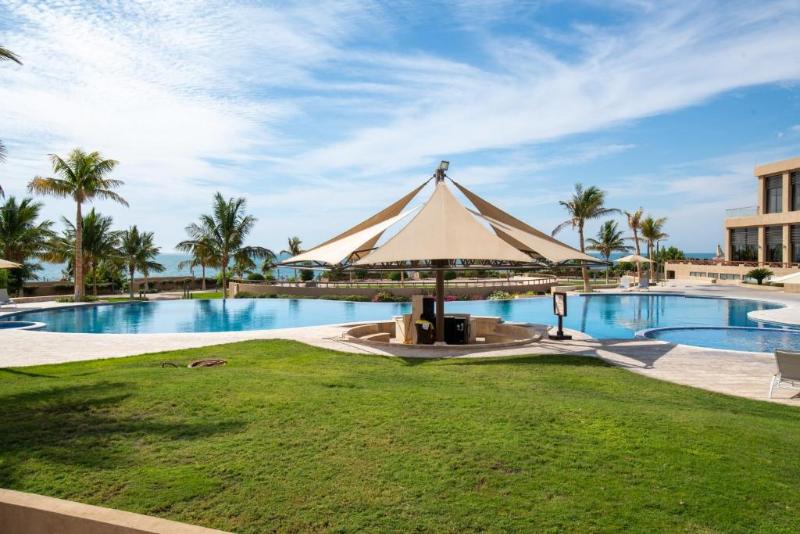 Royal Lazure Resort image 1
