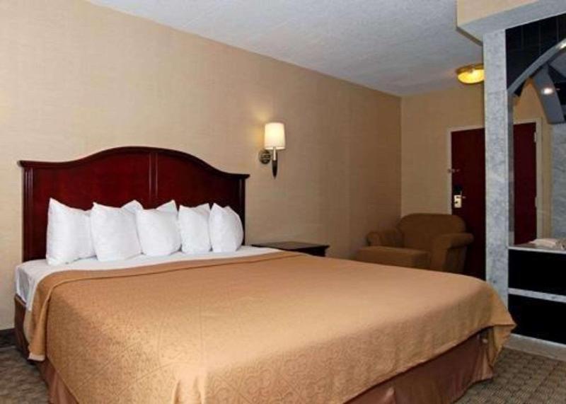 Quality Inn & Suites Bensalem image