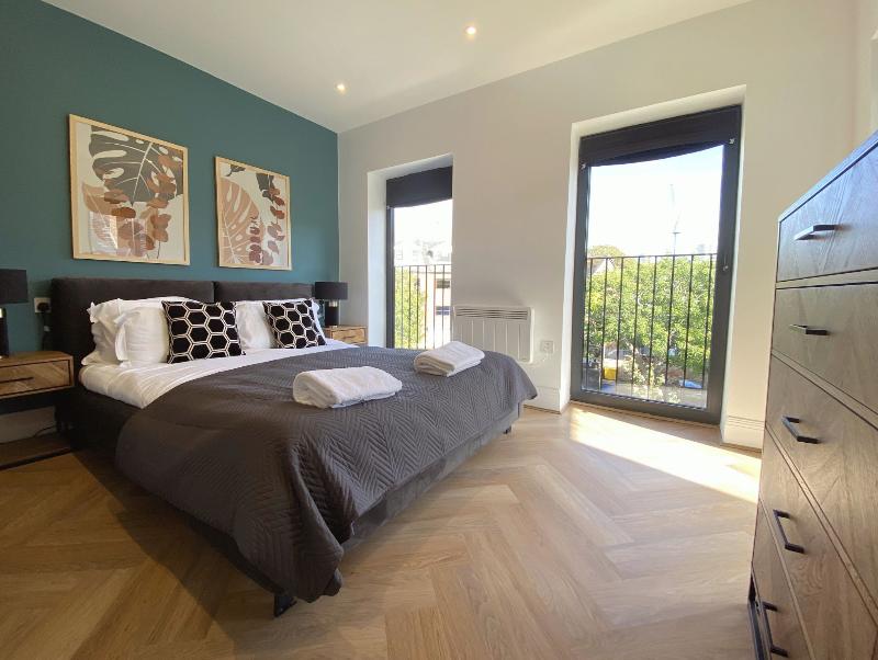 Charles Hope Apartments - Staines Riverside image