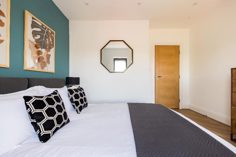 Charles Hope Apartments - Staines Riverside image