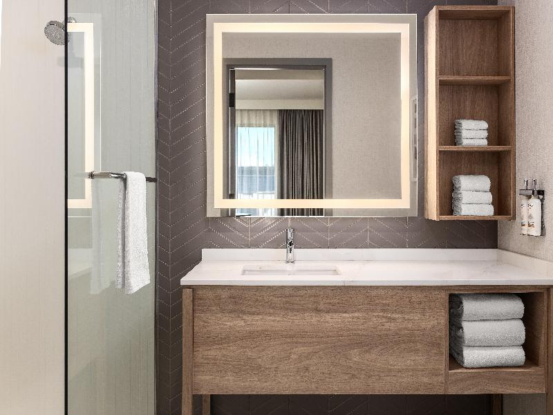 Staybridge Suites Montreal Airport St-Laurent image