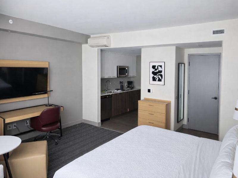 Staybridge Suites Montreal Airport St-Laurent image