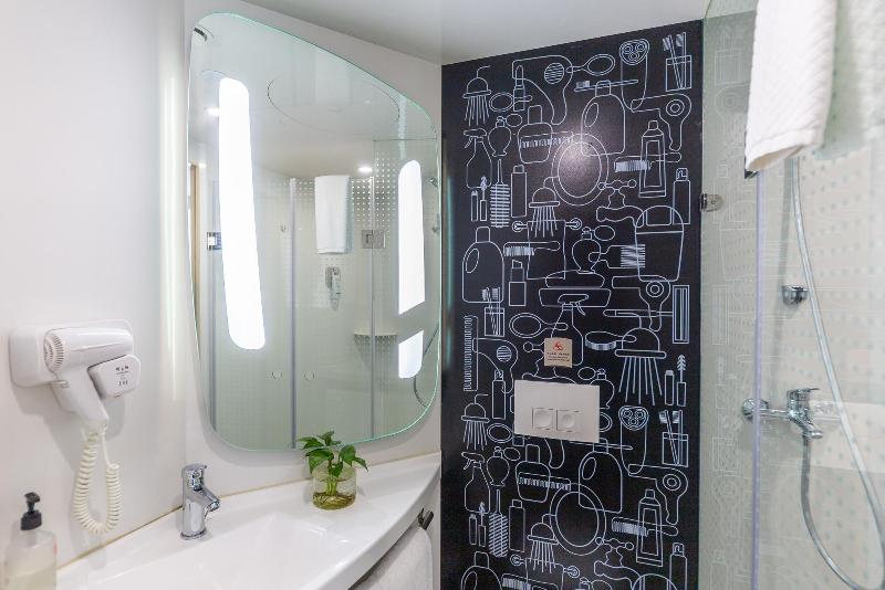 Ibis Hotel (Lanzhou Dongfanghong Plaza MixC Store)