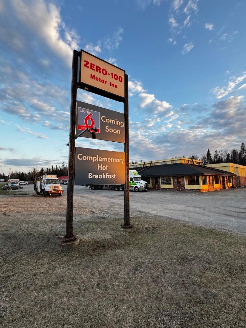 Zero100 Motor Inn
