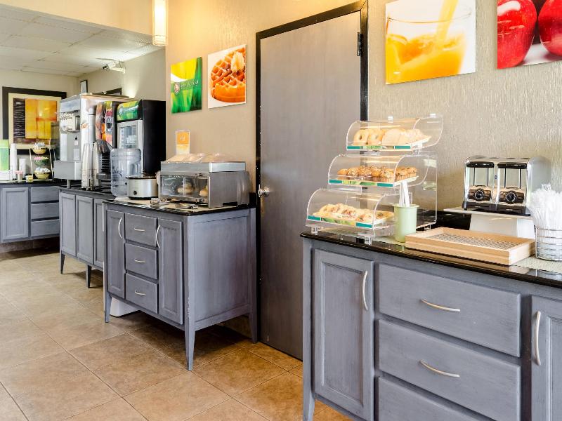 Quality Inn Moss Point - Pascagoula image