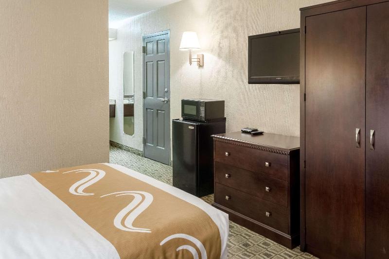 Quality Inn Moss Point - Pascagoula image