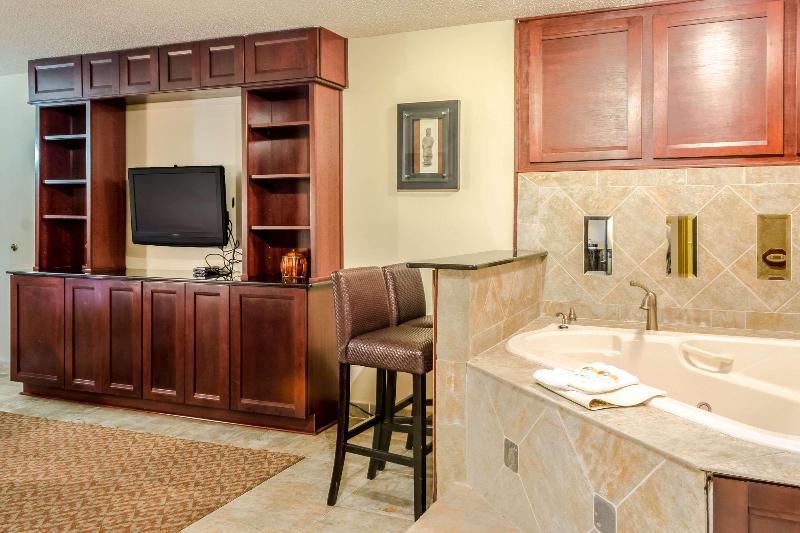 Quality Inn Moss Point - Pascagoula image