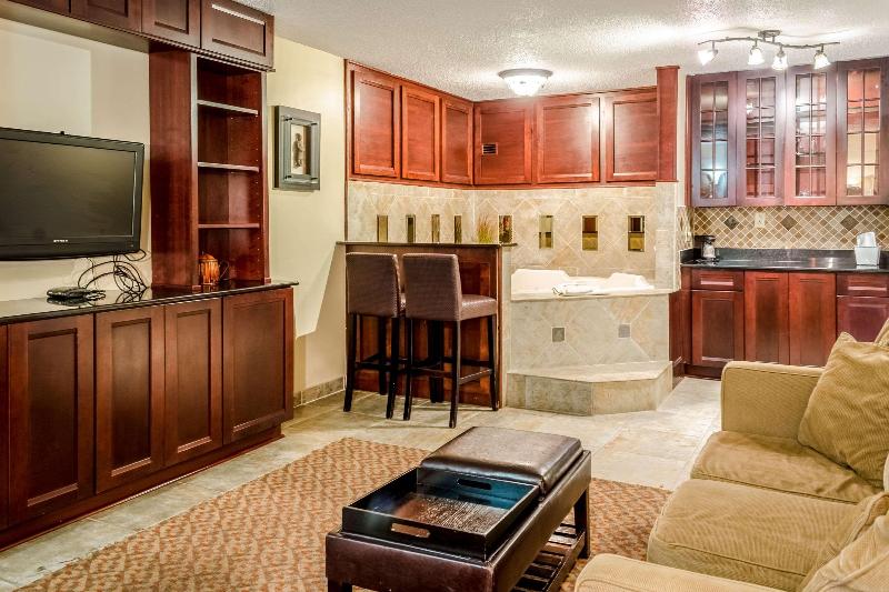 Quality Inn Moss Point - Pascagoula image