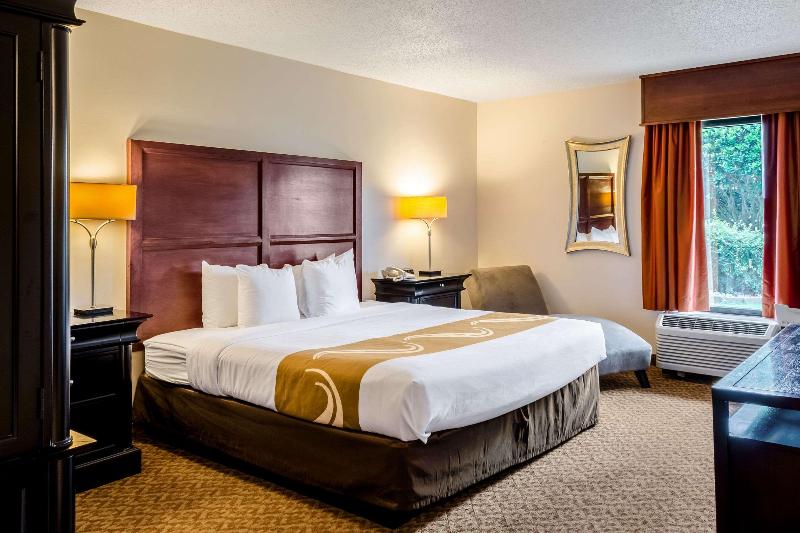 Quality Inn Moss Point - Pascagoula image
