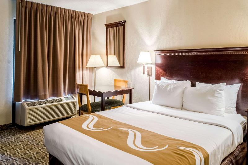 Quality Inn Moss Point - Pascagoula image
