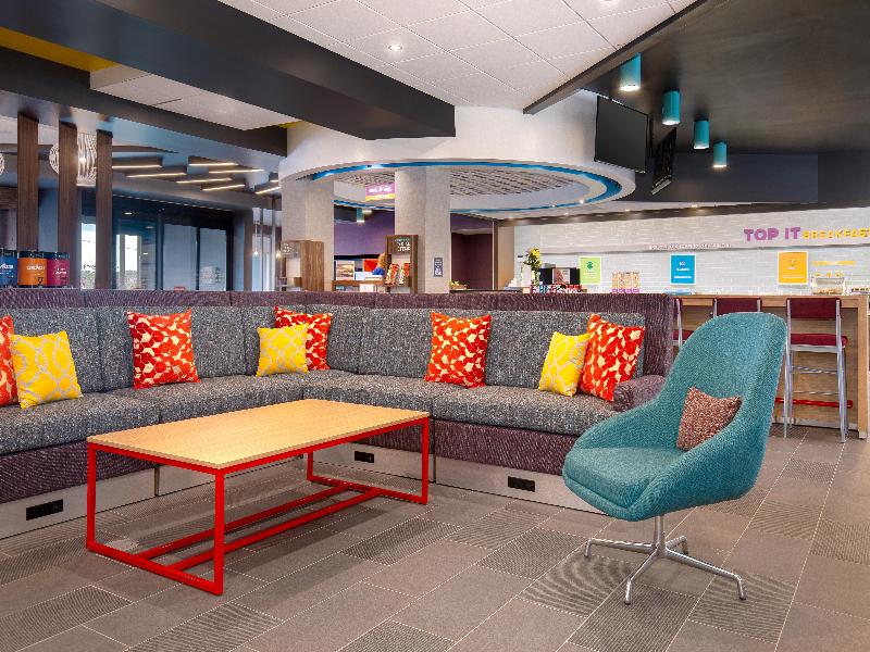 Tru by Hilton Gananoque, ON image