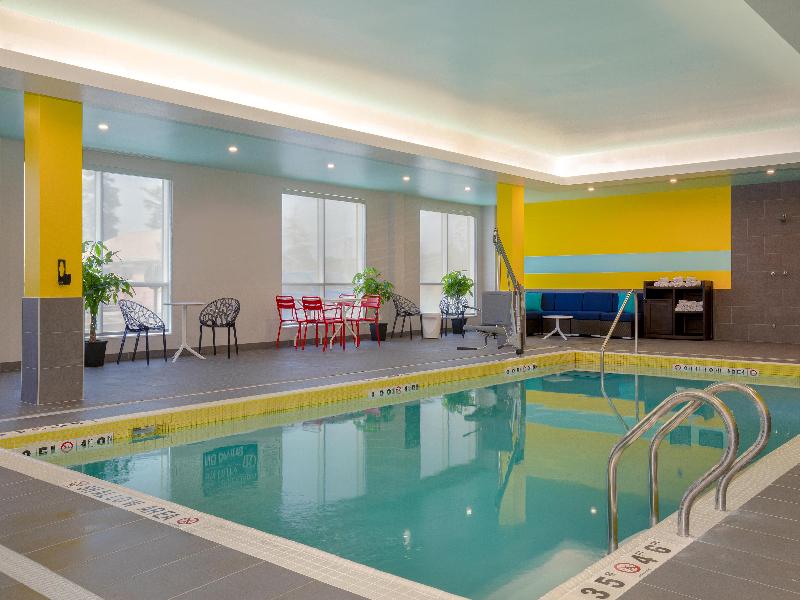 Tru by Hilton Gananoque, ON image