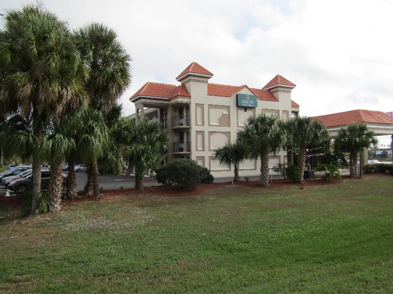 Quality Inn Suites Kissimmee By The Lake image