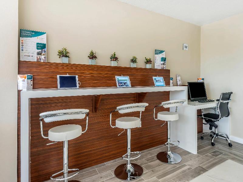 Quality Inn Suites Kissimmee By The Lake image