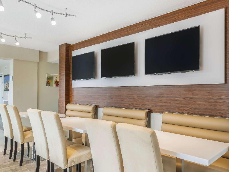 Quality Inn Suites Kissimmee By The Lake image