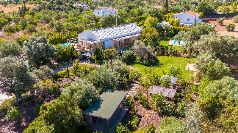 Laranjal Farm House