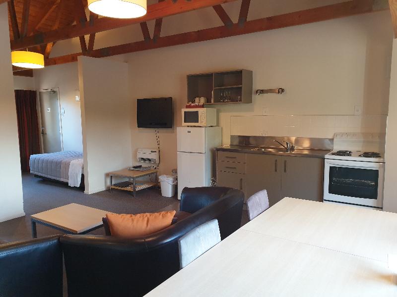 Luxury 4 Person Suite with Spa Bath