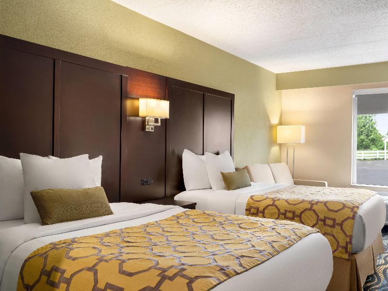 Room TWO QUEEN BEDS