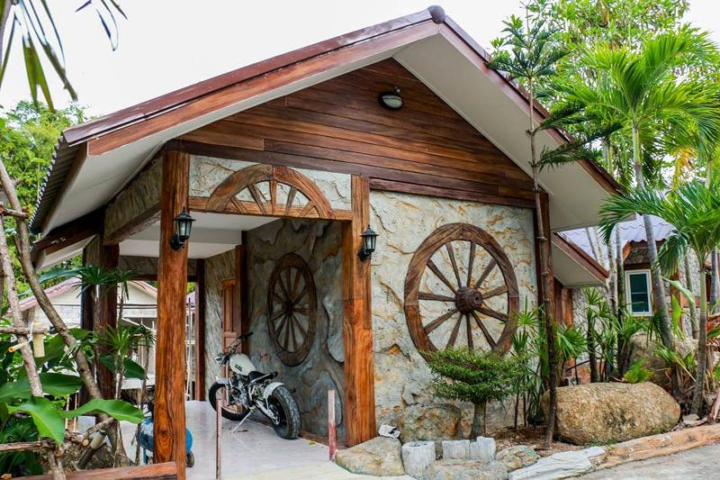 Punpoon Resort By Zuzu image