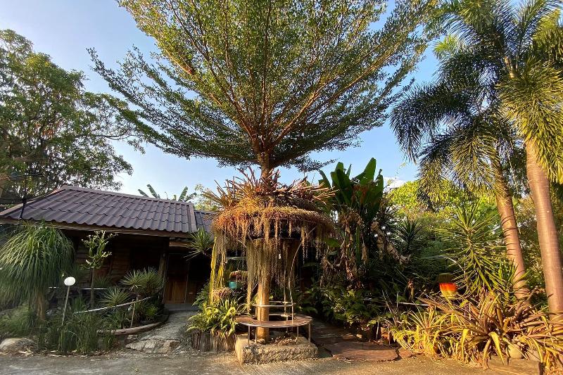 Punpoon Resort By Zuzu image