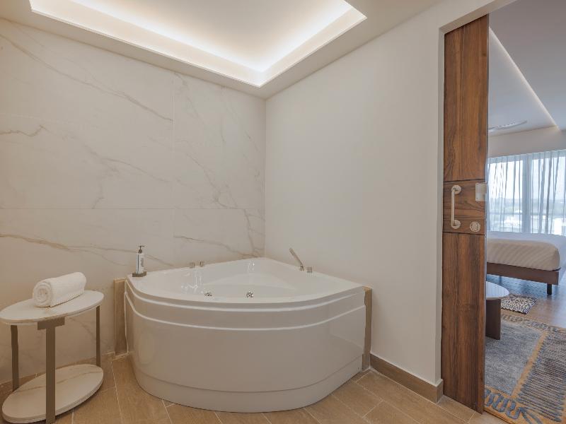 Royalton Vessence Barbados, Adult-Oriented All-Inc image