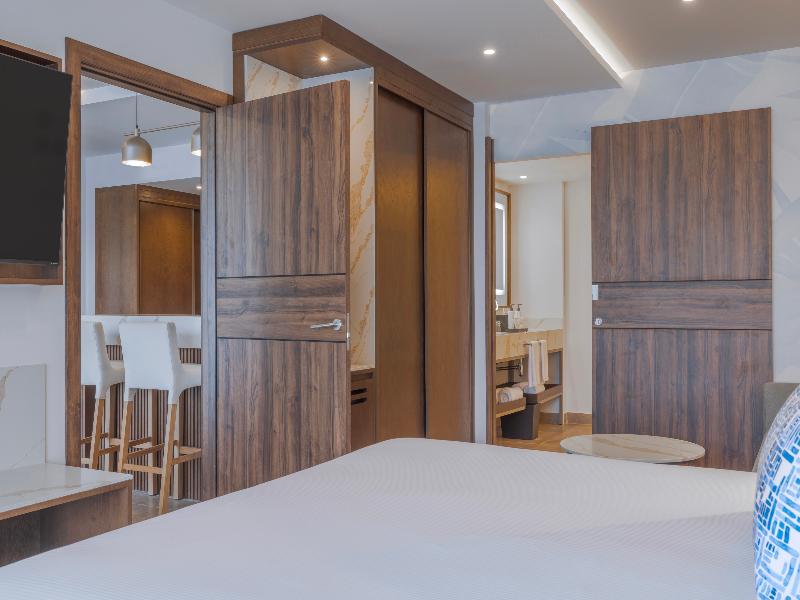 Royalton Vessence Barbados, Adult-Oriented All-Inc image
