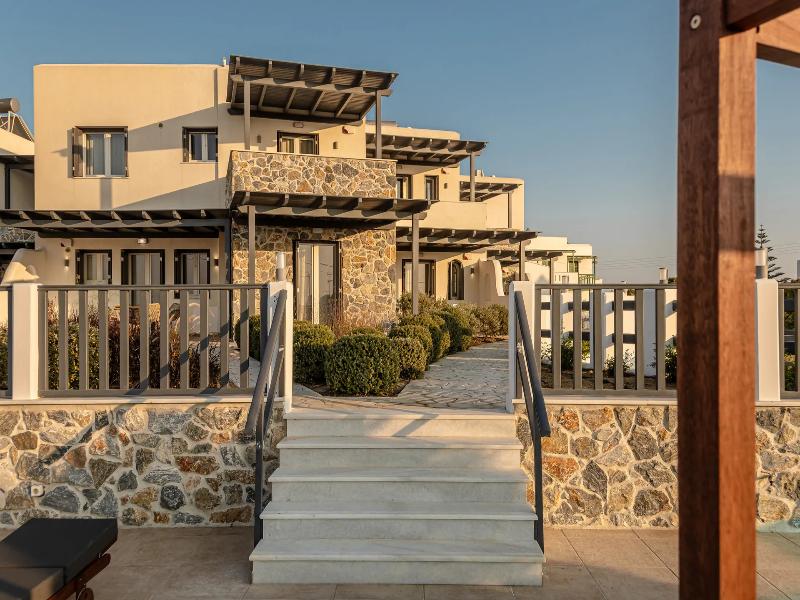 Nilea Island Living image