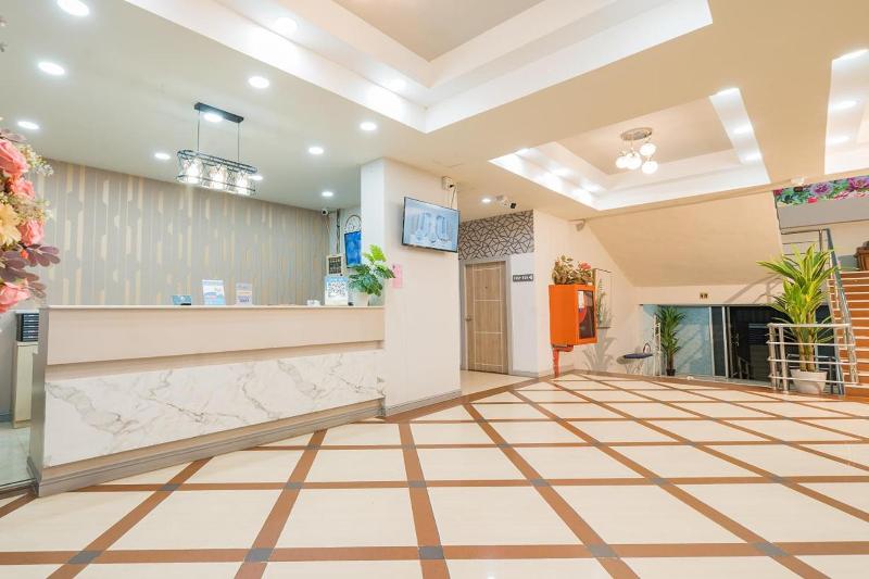 Top Inn Hotel By Zuzu image