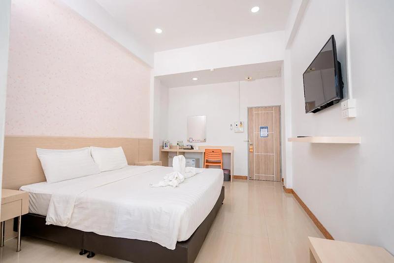 Top Inn Hotel By Zuzu image