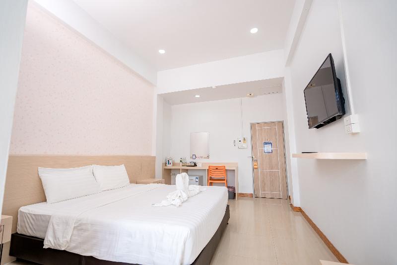 Top Inn Hotel By Zuzu image