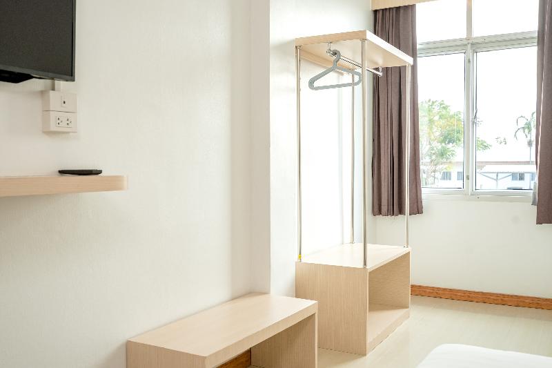 Top Inn Hotel By Zuzu image