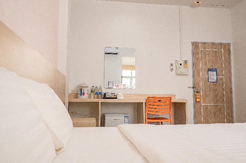 Top Inn Hotel By Zuzu image