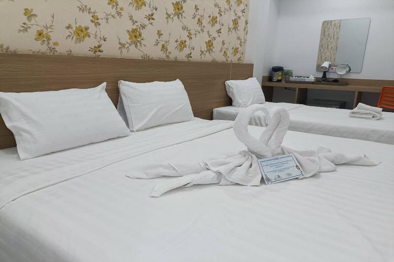 Top Inn Hotel By Zuzu image