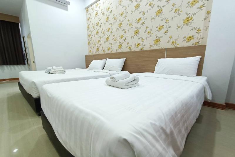 Top Inn Hotel By Zuzu image