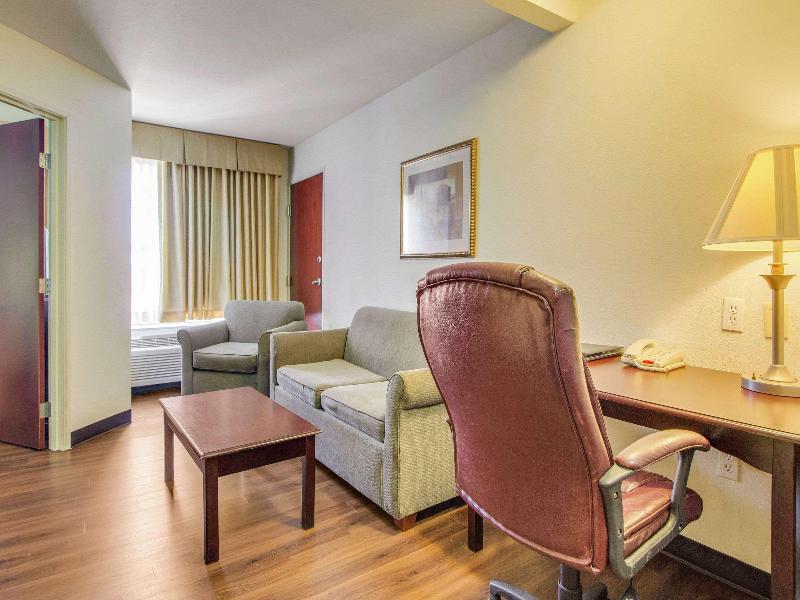 MainStay Suites Texas Medical Center/Reliant Park image