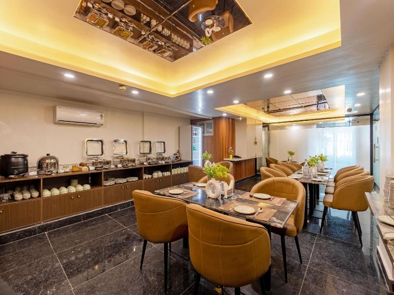 Saltstayz Premier - Paschim Vihar image