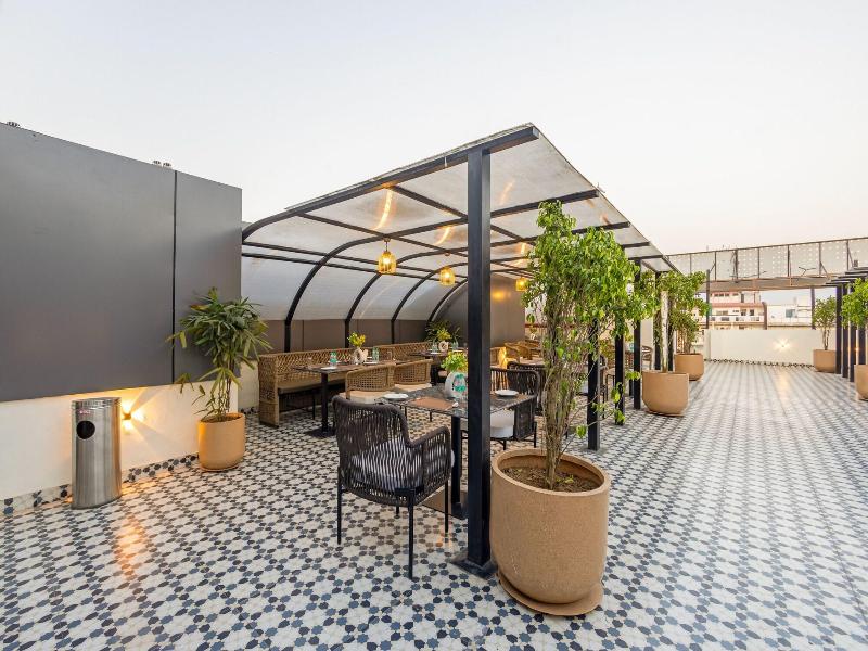 Saltstayz Premier - Paschim Vihar image