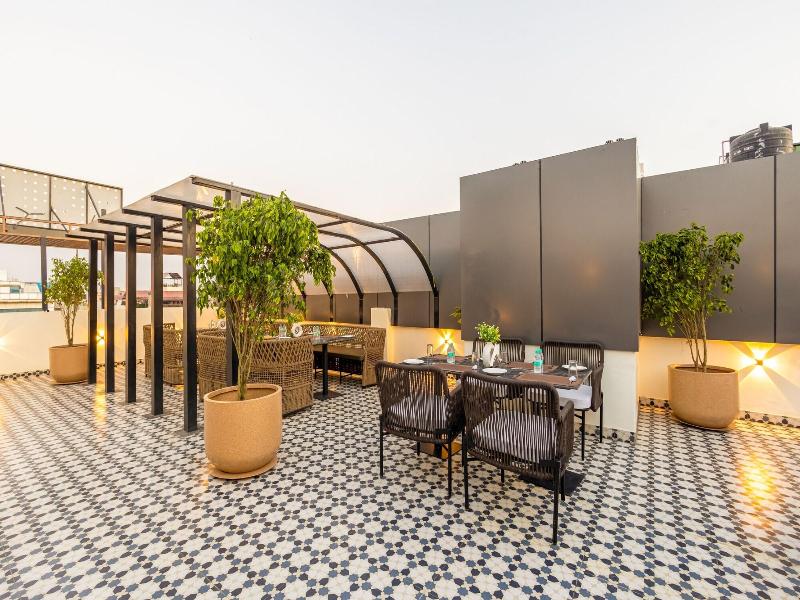 Saltstayz Premier - Paschim Vihar image