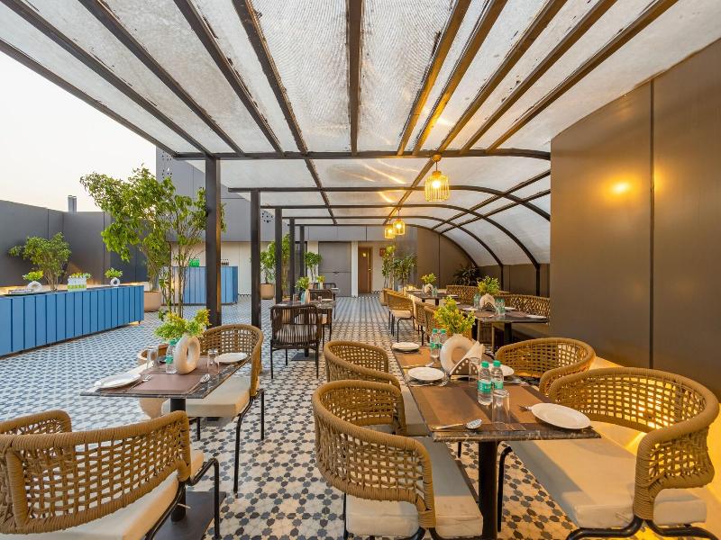 Saltstayz Premier - Paschim Vihar image