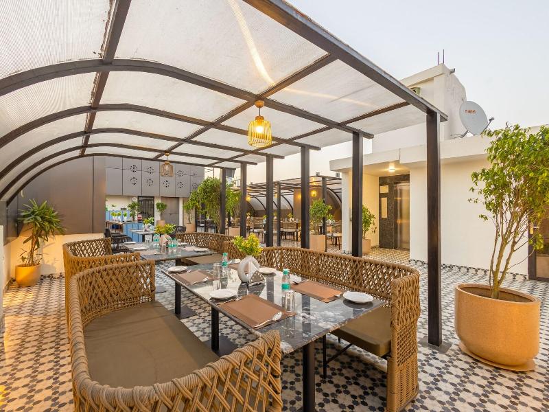 Saltstayz Premier - Paschim Vihar image