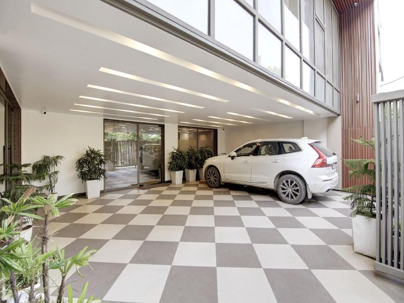 Saltstayz Select - Unitech Cyber Park image