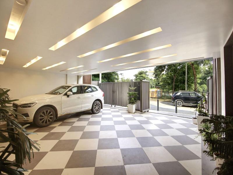 Saltstayz Select - Unitech Cyber Park image